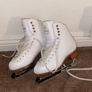 Jackson freestyle 2191 figure ice skates size 31/2b Aspire blade 8 3/4